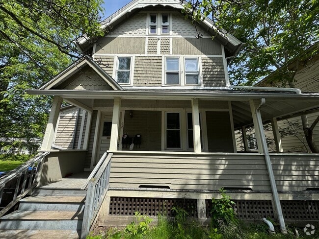 Building Photo - 1 Bedroom First Floor Unit 1 Rental