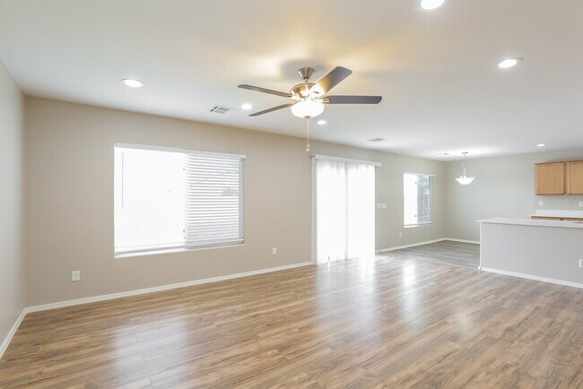 Photo - 5804 S 10th Dr