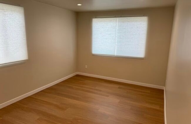 Photo - 1676 259th St