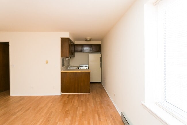 Photo - 3825 N Pine Grove Ave Unit 214