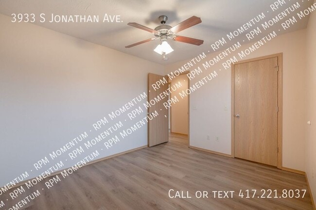 Photo - 3933 S Jonathan Ave