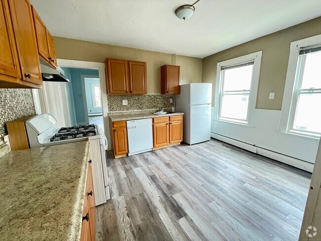 Building Photo - 67 Brooklawn St Unit 2nd Floor Rental