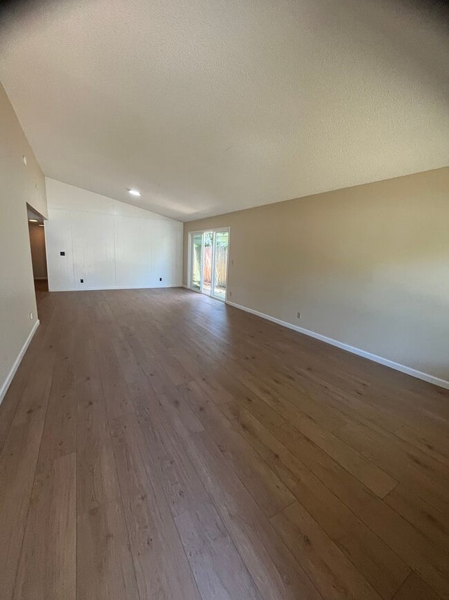 Building Photo - Cowell 4808-4810 Unit 4808