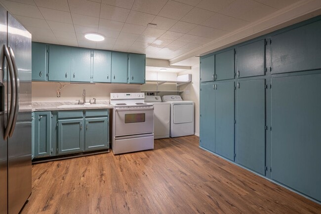 Photo - Spacious 2 Bed Basement Apartment