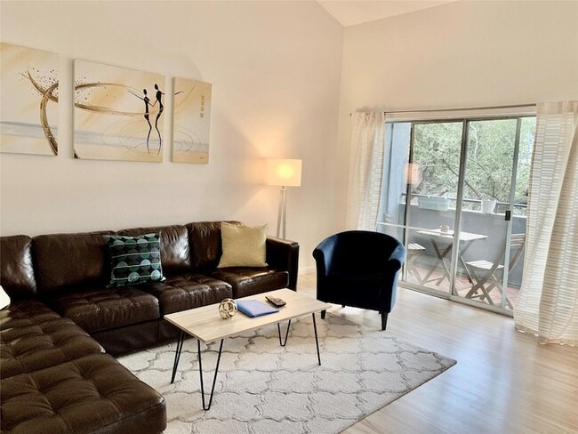 Building Photo - 700 S 1st St Unit 307 Rental