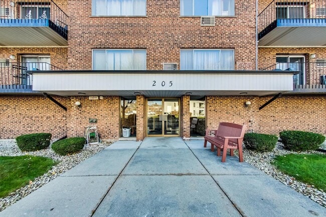 Photo - 205 W Miner St Unit 202