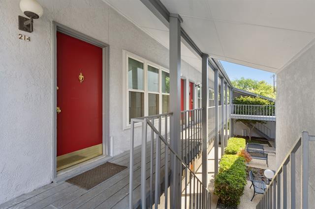 Photo - 3827 Gilbert Ave Unit 214