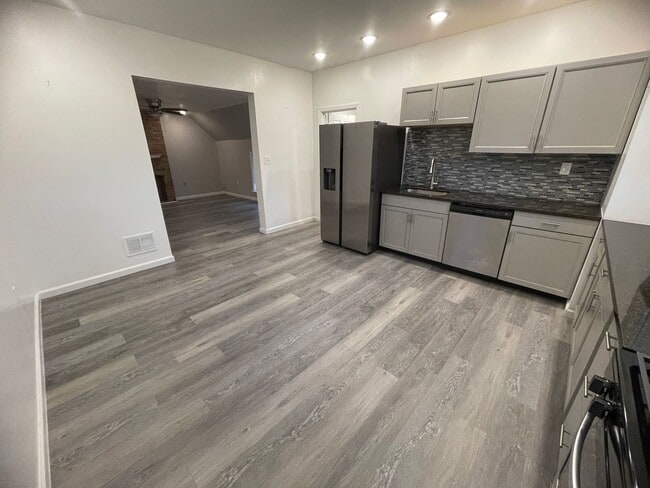 Photo - 2 bedroom Apartment in Mt Washington!