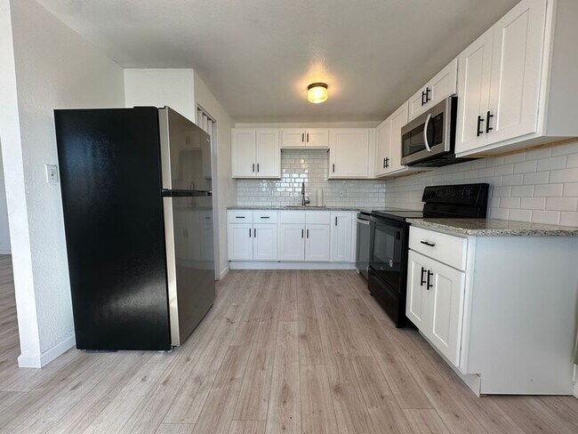 Photo - 875 S Quebec St Unit Apt 18