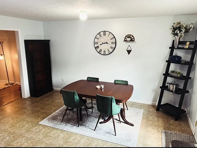 Photo - 15 Colossians Ct