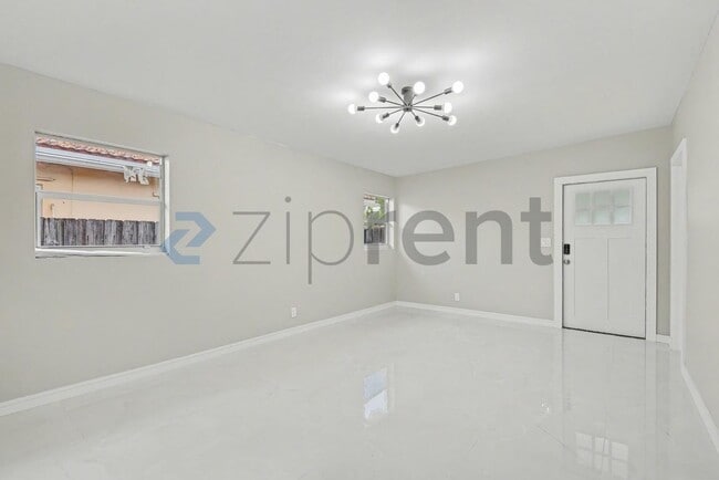 Photo - 1650 Jackson St