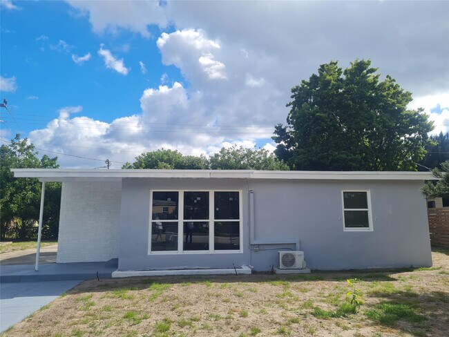 Photo - 4390 NE 15th Terrace