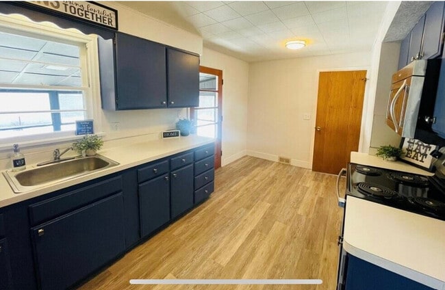 Photo - 215 Tarrington Rd