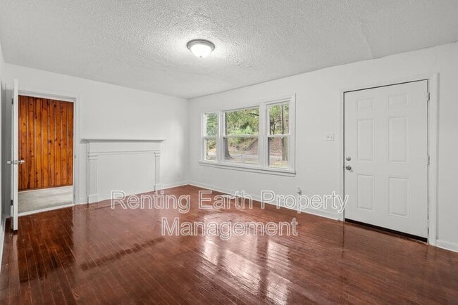 Photo - 5025 43rd Pl N
