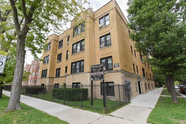 Building Photo - 3906 W Argyle St Rental
