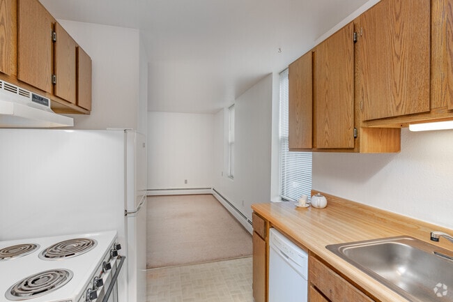 1BR,1BA - 400SF- Kitchen