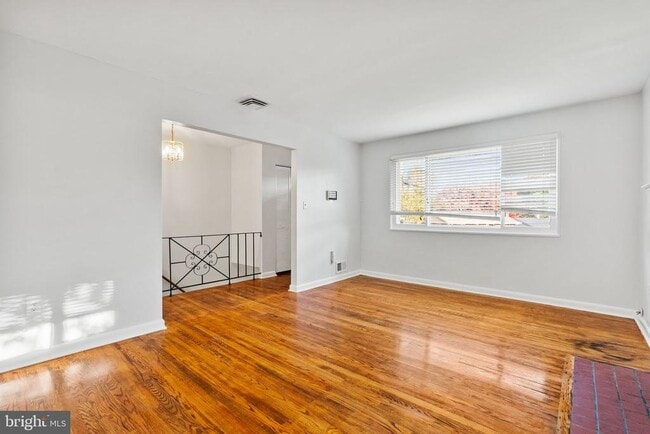 Photo - 3001 Fairhill Ct