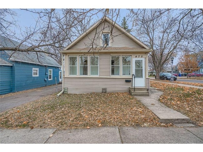 Photo - 475 Lawson Ave W
