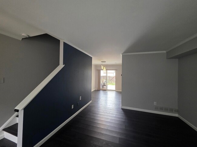 Photo - 2425 Arbor Ct Unit 2425