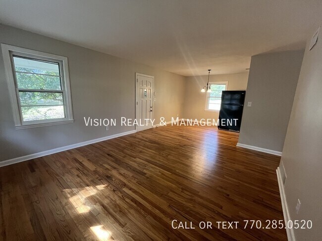 Photo - 1148 Center St SW