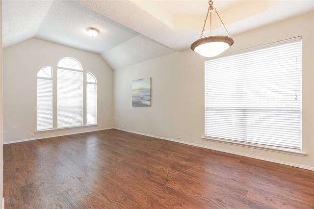 Photo - 206 Howley Ct