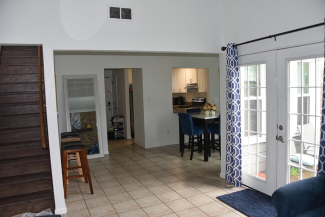 Photo - 650 W Tharpe St