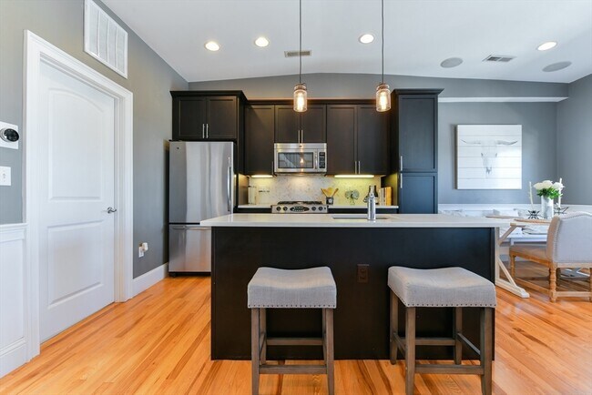 Photo - 5 Grimes St Unit 2