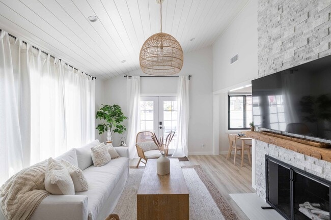 Photo - 1326 Corona St