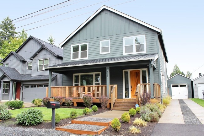 Building Photo - 8240 SW 47th Ave