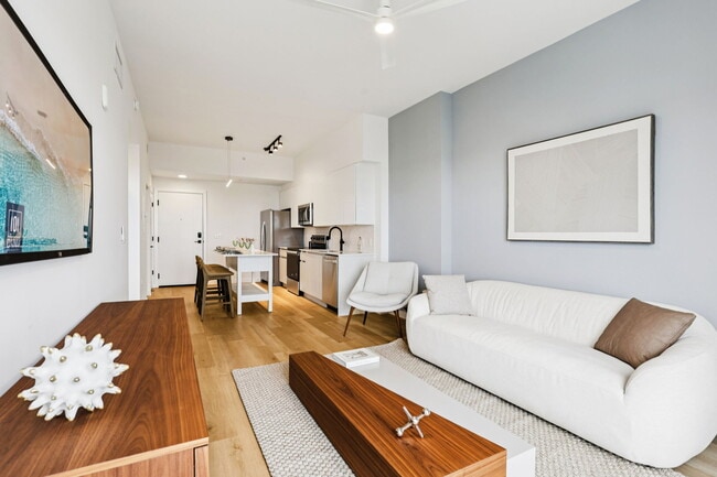 1BR, 1BA - 750SF - Living room - 101 Dania Beach