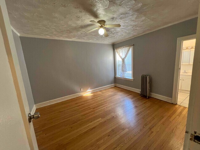 Photo - 7931 S Manistee Ave Unidad 2N