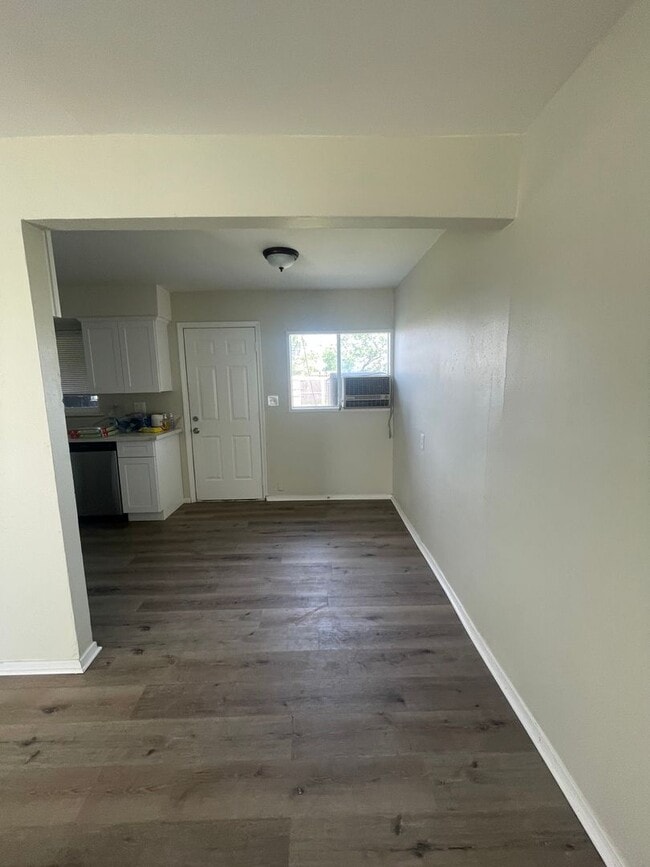 Photo - Comfortable Living in Mojave - Move In Ready 2bd & 1bth - Big Backyard