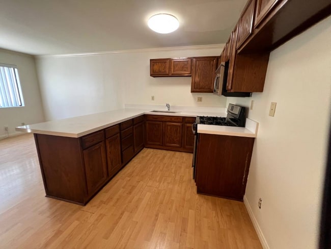 Photo - 625 E Cypress Ave Unit C