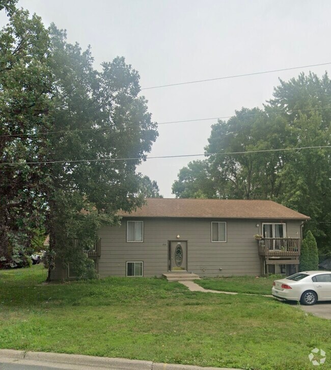 Building Photo - 2301 Cannon St Unit 3 Rental