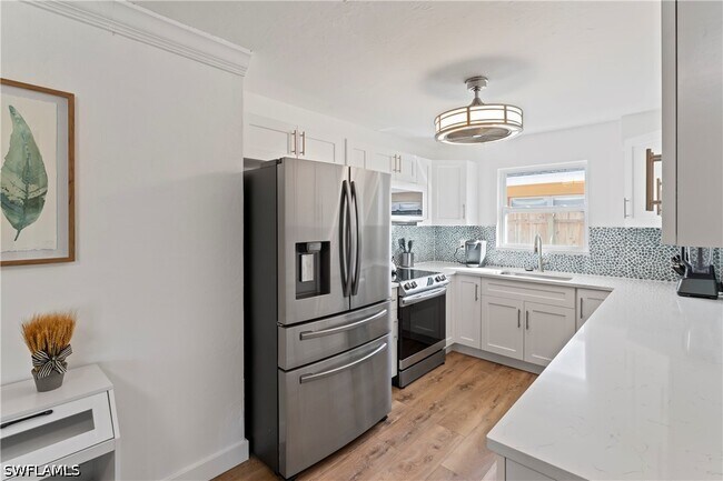 Photo - 543 107th Ave N