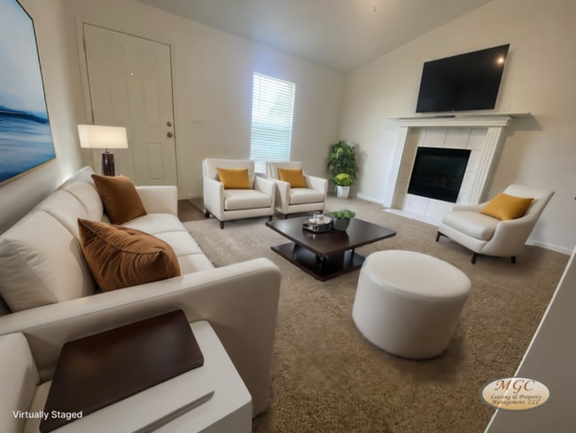 Building Photo - 3 bedroom Duplex with unique floor plan fo... Rental