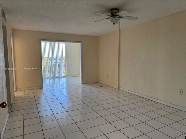 Photo - 1251 NE 108th St Unidad 515 Rental