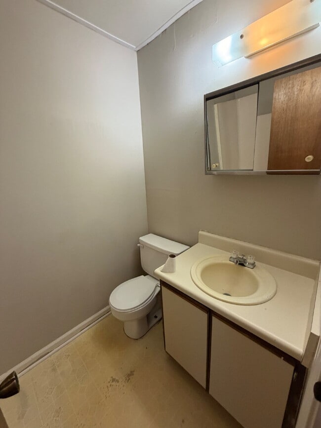 Photo - 1030 S Park Ave Unit Apt 5