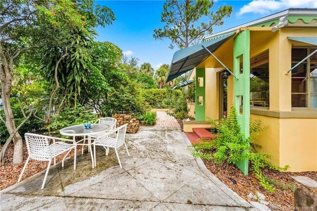Photo - 120 SW 5th St