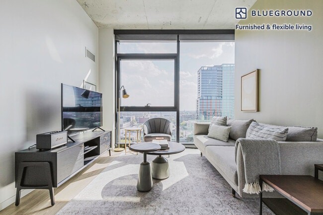 Photo - 225 N Elizabeth St Unidad FL11-ID1099