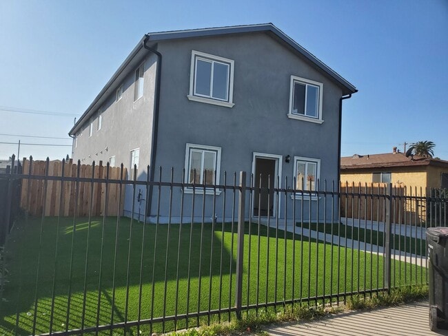 Photo - MULTI-FAMILY HOUSE Unit 112(222B)