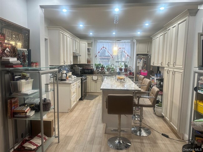 Photo - 125 Vanderbilt Ave