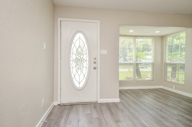 Photo - 2110 Pickerton Dr