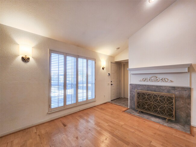 Photo - 1860 White Oak Dr Unit 236