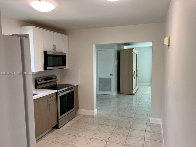 Photo - 421 NW 57th Ct