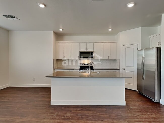 Photo - 17170 W Golden Ln