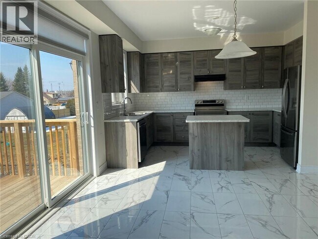 Photo - 142 David St