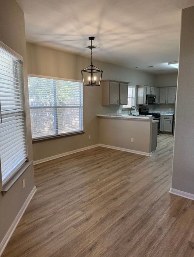 Photo - 2827 Southampton Way Unit Apt A