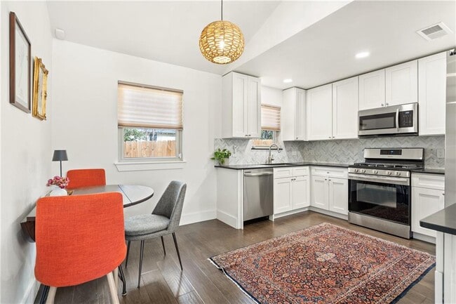 Photo - 4908 Rowena Ave Unit A