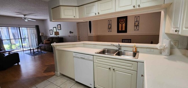 Photo - 3022 Alcazar Plz Unit 103